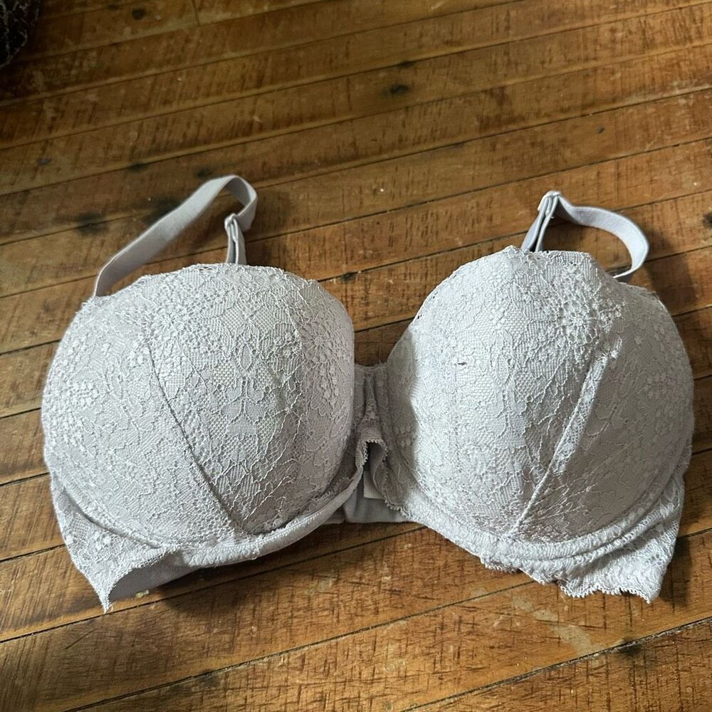 Victoria’s Secret lace date night push-up 32DDD bra